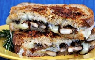 caramelized onion mushroom swiss melt