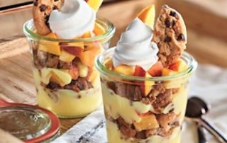 peach cobbler parfait