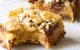 salted caramel choco chip cookie bars