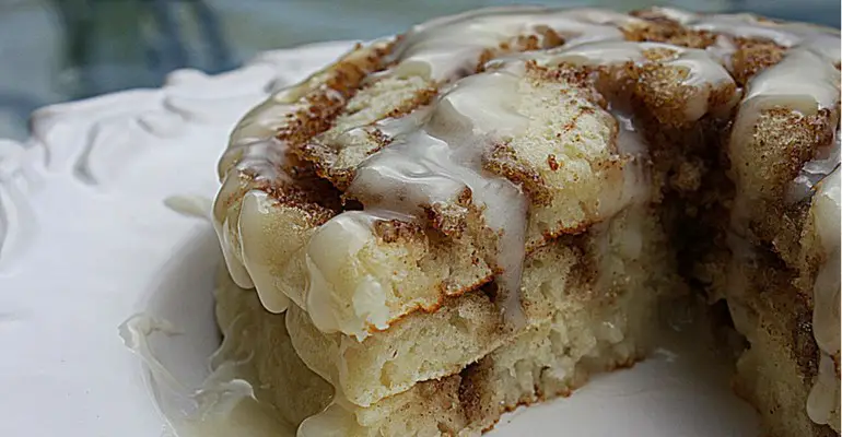 cinnamon roll pancakes