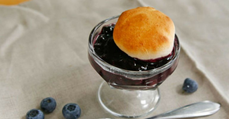 easy grilled blueberry cobbler