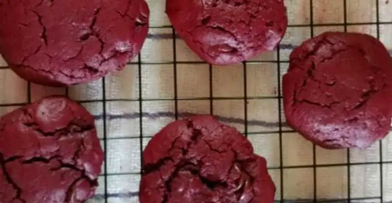 red velvet chocolate chip cookies