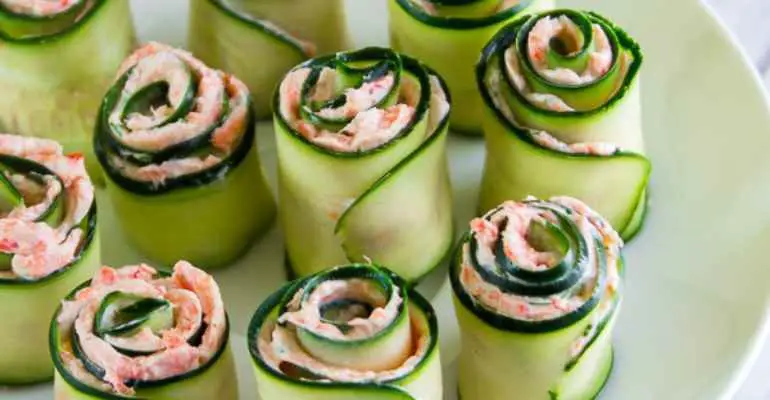 smoked salmon cucumber rolls