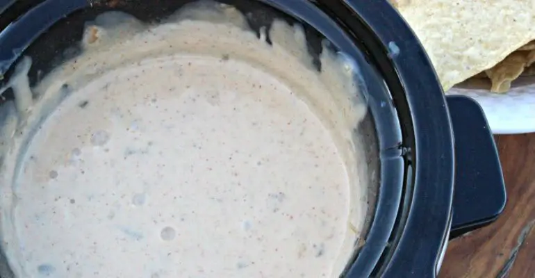 abuelas crock pot queso