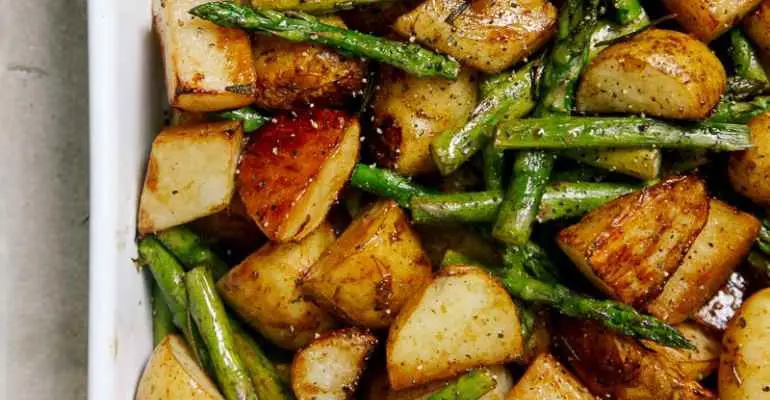 balsamic roasted new potatoes & asparagus