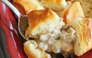 biscuits and gravy casserole