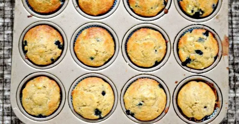 blueberry banana muffins