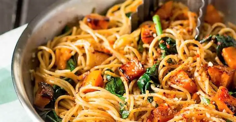 pumpkin spinach and walnut spaghetti