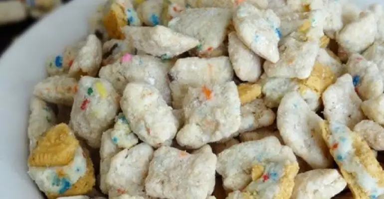 birthday cake puppy chow