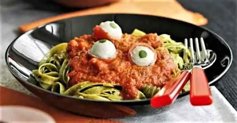 eyeball pasta halloween dinner