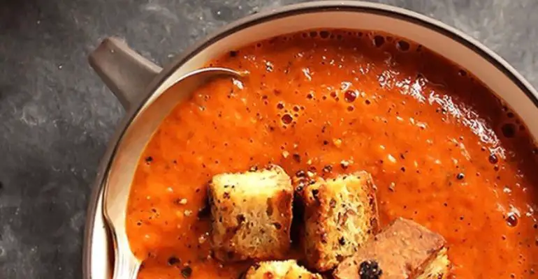 roasted tomato and red pepper soup