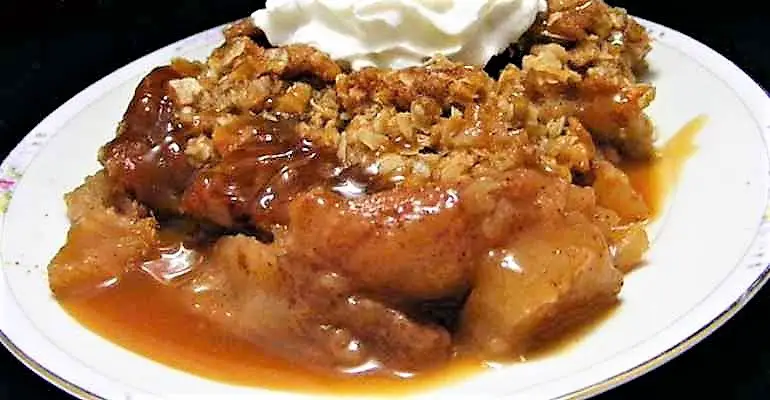 slow cooker caramel apple crumble