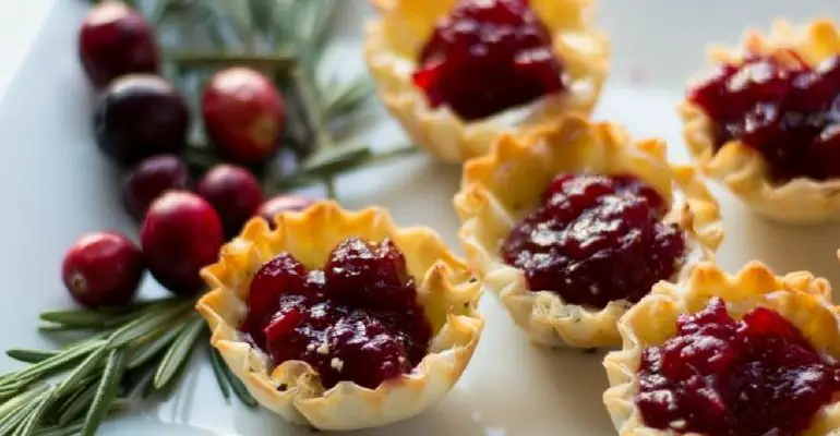 cranberry brie mini tarts
