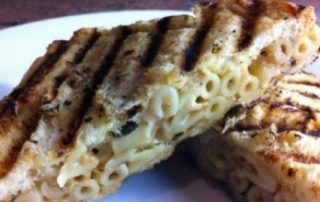 mac n cheese grilled cheese