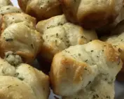 cheese stuffed garlic rolls